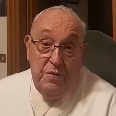 El mensaje del Papa a los jóvenes en un vídeo inédito: “Aprendan a escuchar, ayuda a la paz”