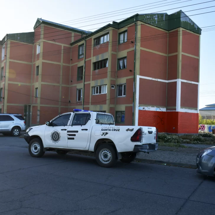 Allanaron un departamento de Río Gallegos por una causa de extorsión