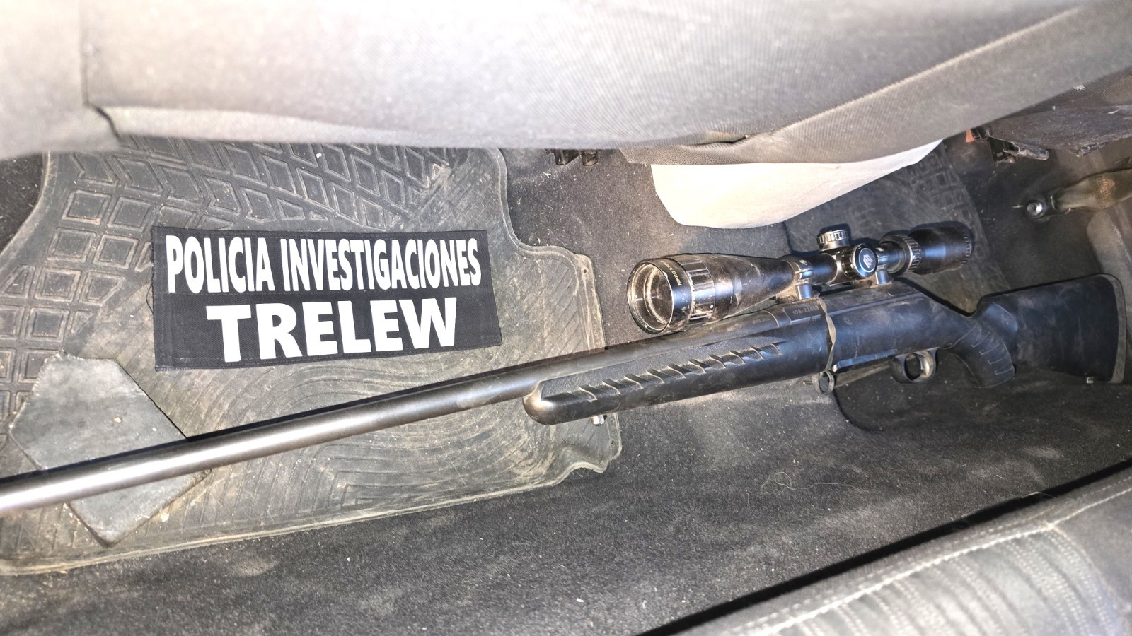  Secuestraron armas largas, dinero en efectivo, un vehículo y equipos de comunicación.