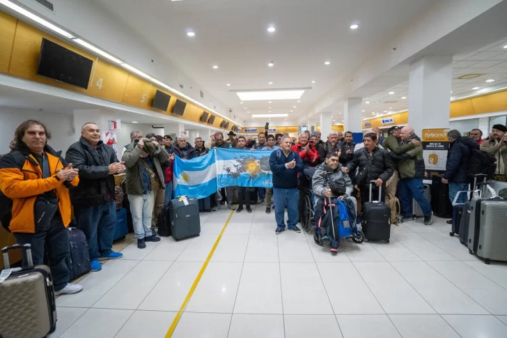 Emocionante bienvenida a los veteranos de guerra de Malvinas