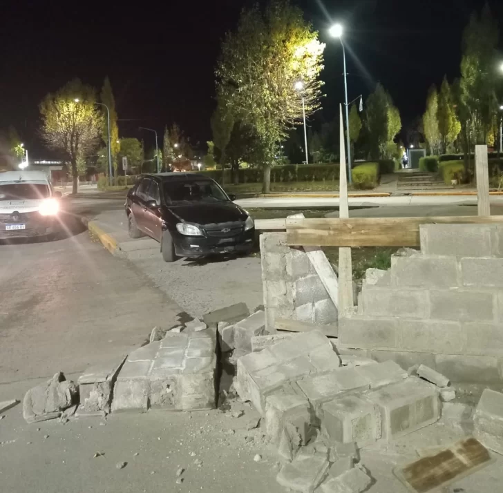 Ebrios-al-volante-chocaron-en-pleno-centro-y-arremetieron-contra-la-policia-1-728x714