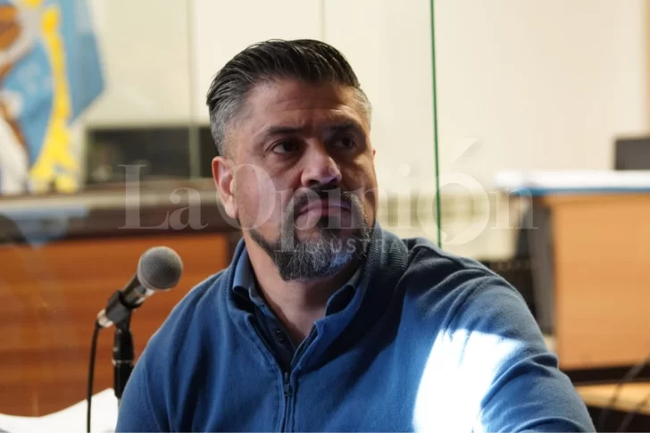  Esteban González dijo que no sabía que había arrastrado 40 metros arriba del capot de la camioneta a Brianna Matulich. FOTO: LEANDRO FRANCO / LA OPINIÓN AUSTRAL.