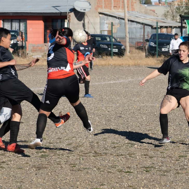 Boxing y Camioneras se ganaron su lugar en la final y sueñan con el título en el fútbol femenino de Río Gallegos