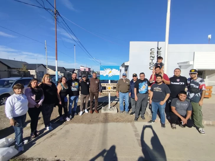 Vecinos realizaron reconocimiento a los veteranos de guerra de Malvinas