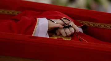 Casi 100.000 fieles se acercaron a la Basílica de San Pedro para despedir al Papa Francisco
