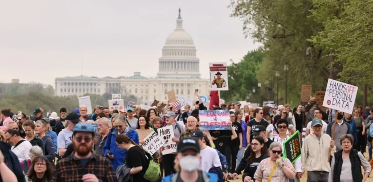 Estados Unidos: miles de personas salieron a protestar contra las políticas de Trump