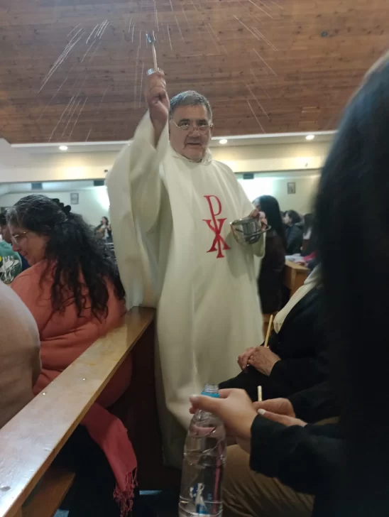  Raúl Domínguez, párroco de la iglesia San Juan Bosco de Caleta Olivia.