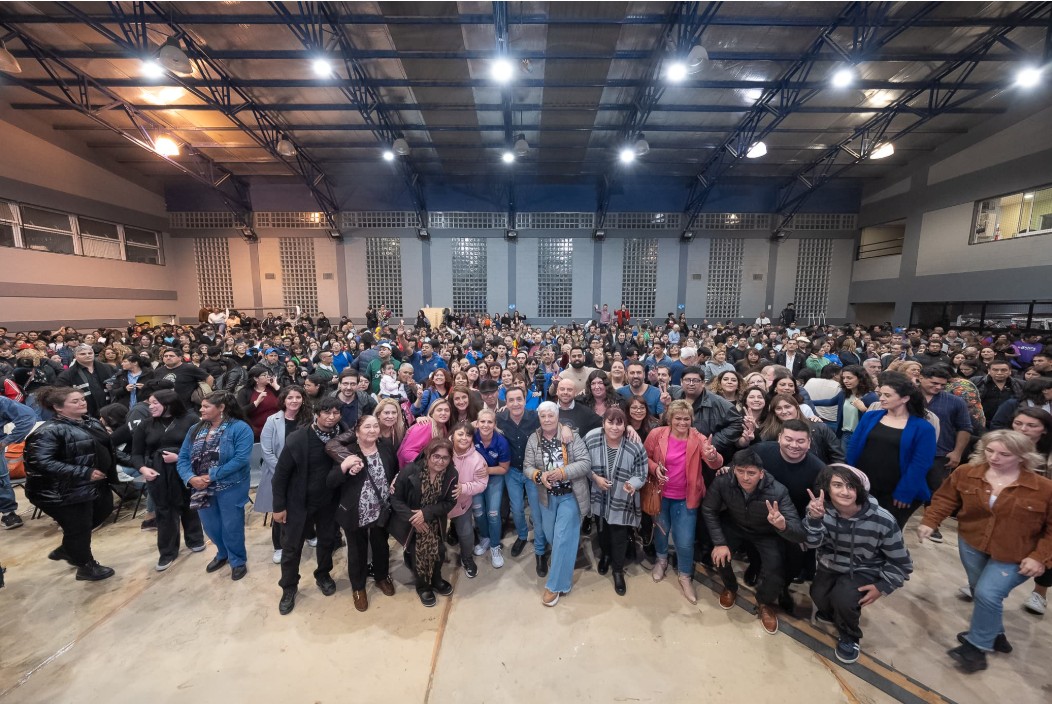  Una multitud acompañó al intendente Grasso en el acto en el Club Boca.