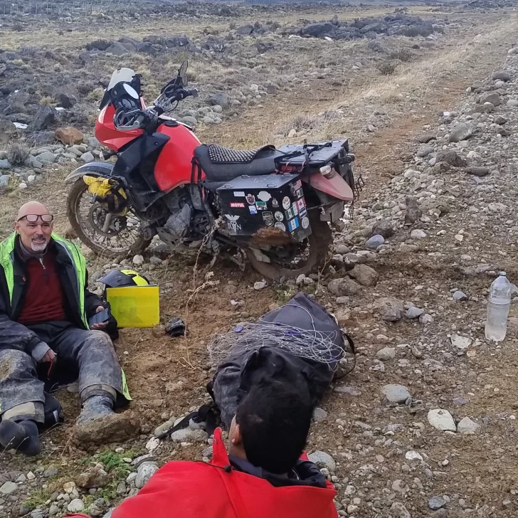 Tres turistas extranjeros lesionados tras accidentarse en la Ruta N° 40 por las inclemencias climáticas