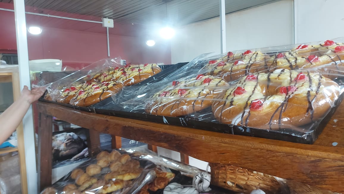  Las roscas de Pascuas, precios más uniformes, pero poca demanda. FOTO: JORGE BILBAO/LA OPINIÓN AUSTRAL/FM LAS HERAS.