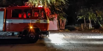 Bomberos de El Calafate debieron sofocar dos incendios en la noche del viernes