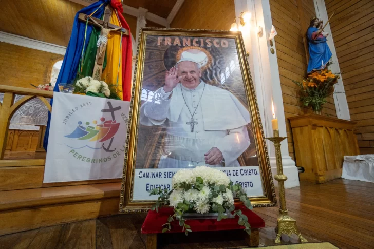 Realizaron misa en Río Gallegos por la muerte del Papa Francisco