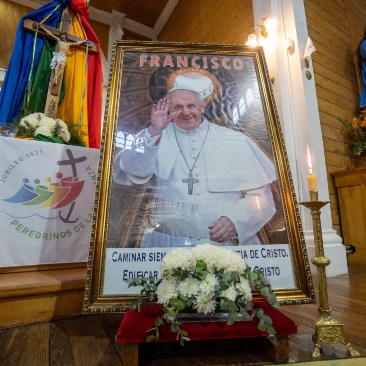 Realizaron misa en Río Gallegos por la muerte del Papa Francisco