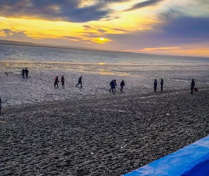 Contuvieron y rescataron a una mujer que estaba en estado de crisis en la costanera de Río Gallegos