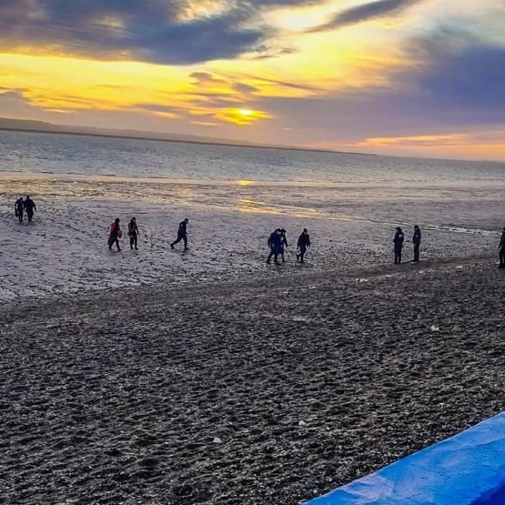 Contuvieron y rescataron a una mujer que estaba en estado de crisis en la costanera de Río Gallegos