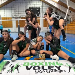 Las “pibas” del Boxing no se achican: la Sub 14 de vóley gritó campeón en Chile