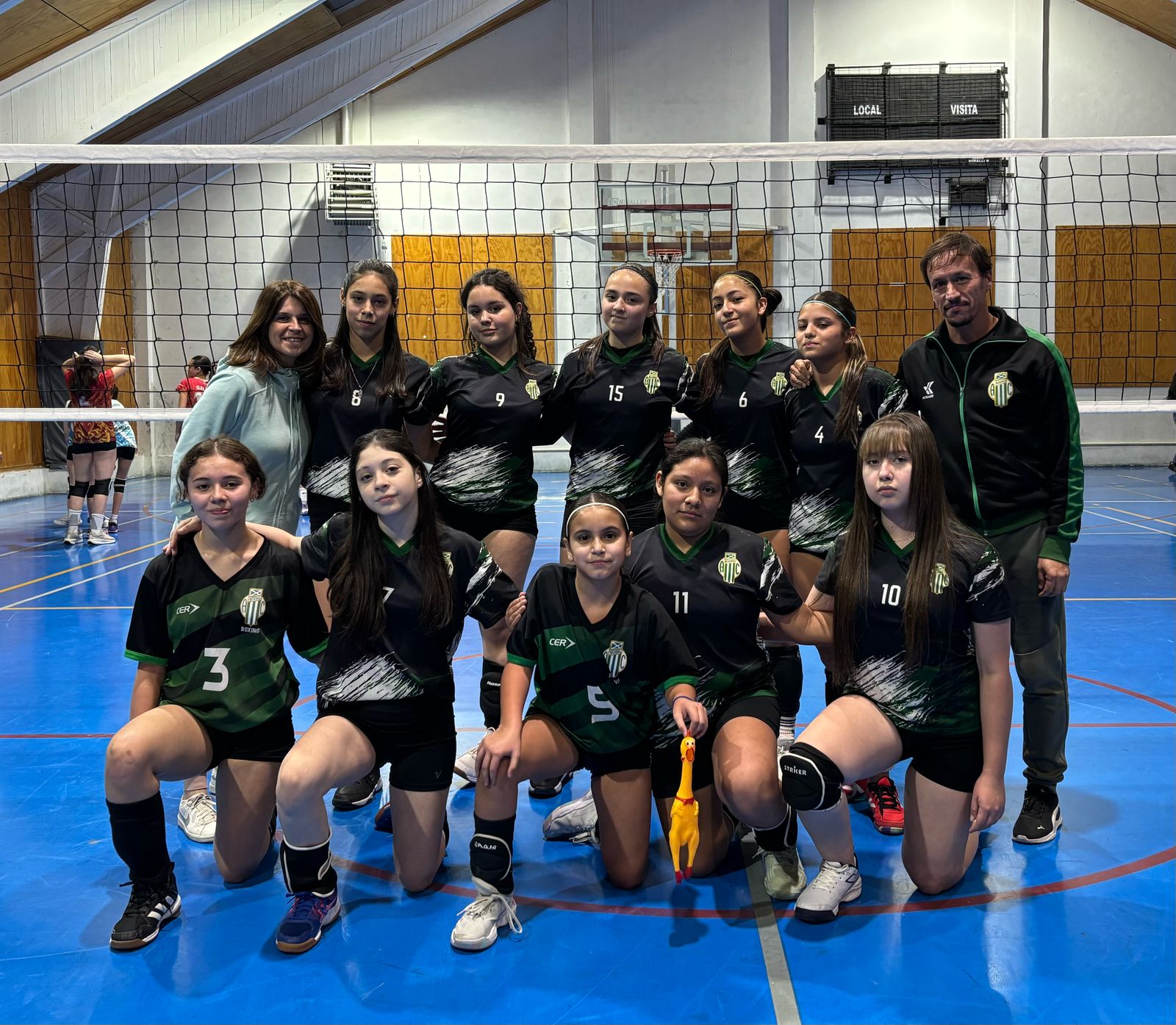 Las &#8220;pibas&#8221; del Boxing no se achican: la Sub 14 de vóley gritó campeón en Chile