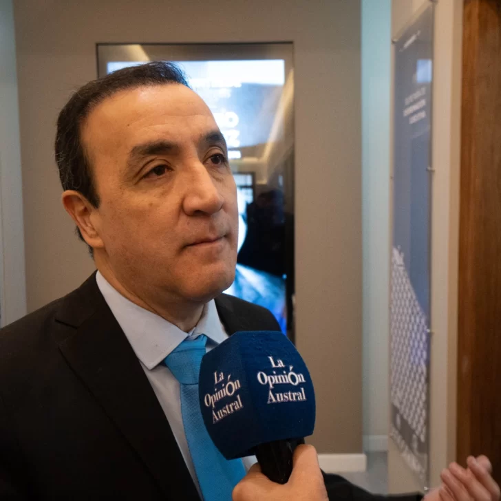 El intendente Pablo Grasso encabeza el acto por el 25 de Mayo en Río Gallegos
