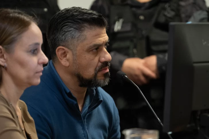  Esteban González, antes de hablar y quebrarse. (FOTO:LEANDRO FRANCO/LA OPINIÓN AUSTRAL)