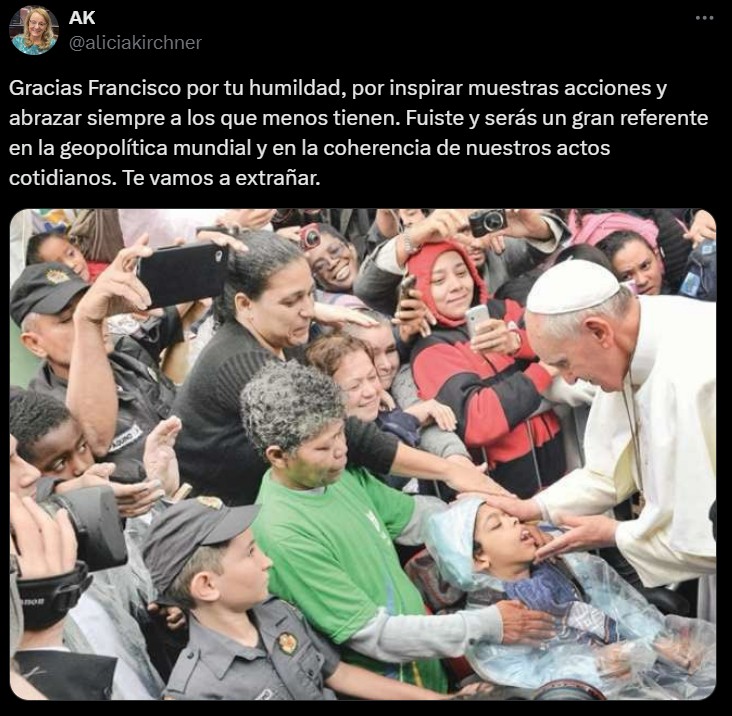 Pablo Grasso y Alicia Kirchner despidieron al papa Francisco