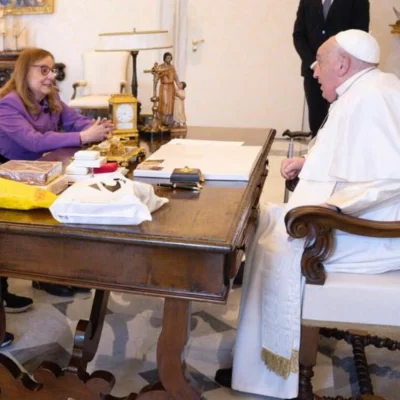 El encuentro de Alicia Kirchner con el Papa Francisco: “Sensibilidad social compartida” El encuentro de Alicia Kirchner con el Papa Francisco: “Sensibilidad social compartida”