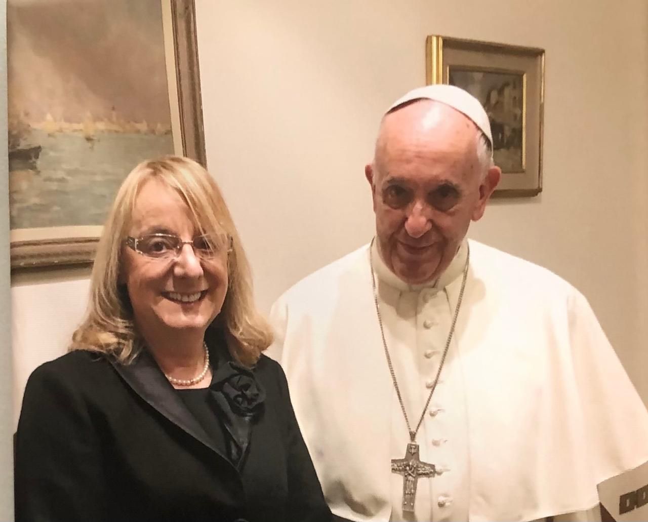  Alicia y el Papa, reunidos en Santa Marta. Fue en enero de este año durante una visita familiar y privada.