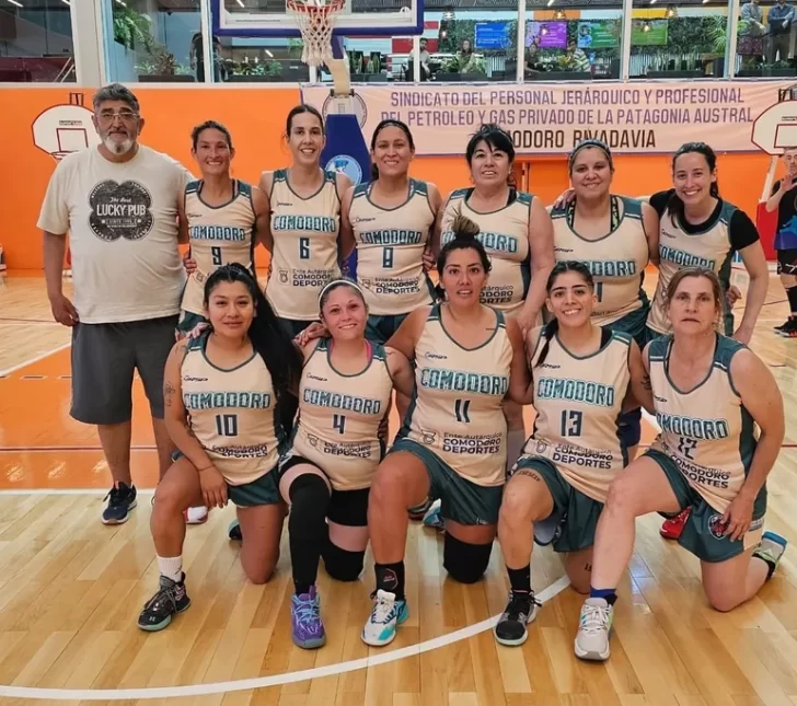 Jugadoras santacruceñas en el 5to torneo de maxi basquetbol femenino