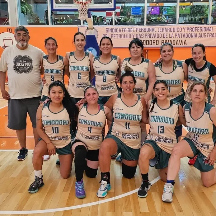 Jugadoras santacruceñas en el 5to torneo de maxi basquetbol femenino