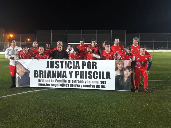 Deportivo Cristal pidió justicia por Brianna y Priscila Matulich con un emotivo gesto en la Liga de los Barrios