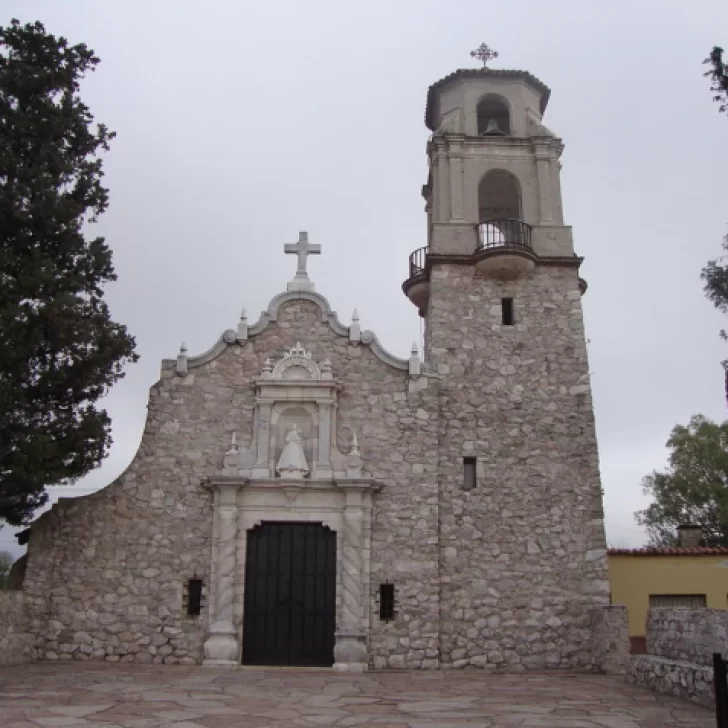 Detuvieron a un cura acusado de abuso sexual: Le habría ofrecido refugio a una mujer y la atacó múltiples veces
