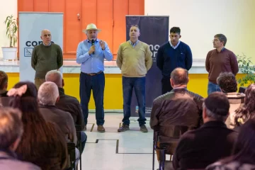 Othar Macharashvili encabezó una nueva entrega de títulos de propiedad