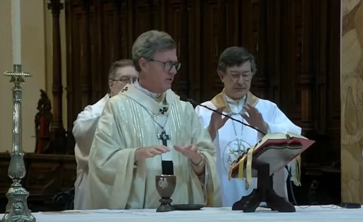 Muerte del papa Francisco: Jorge García Cuerva ofició una misa en la Catedral de Buenos Aires