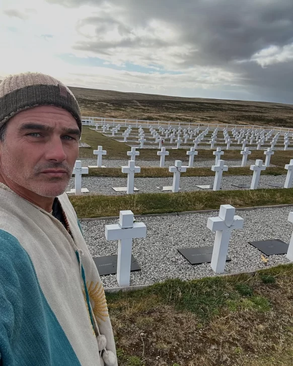 Hernán Drago viajó a las Islas Malvinas con veteranos de guerra y mostró los lugares neurálgicos del conflicto