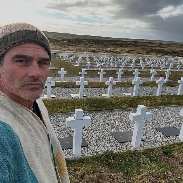Hernán Drago viajó a las Islas Malvinas con veteranos de guerra y mostró los lugares neurálgicos del conflicto