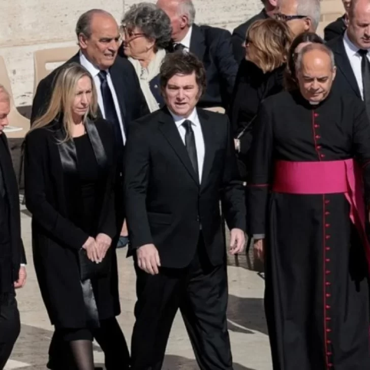 Tras los funerales del Papa Francisco, Milei emprendió el regreso a la Argentina