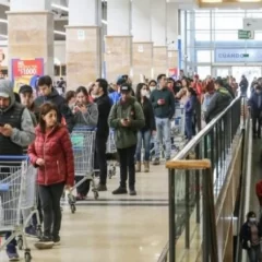 Compras con tarjeta en Chile: cuánto tendrán que pagar los argentinos que fueron a Punta Arenas