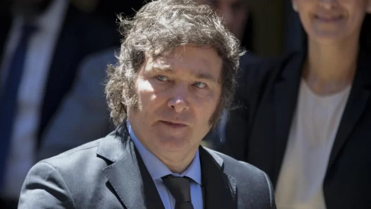 Milei regresó al país tras haber participado de los funerales del Papa Francisco