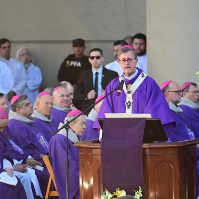 “Gracias, perdón y te queremos mucho”, la emoción de Jorge García Cuerva en la despedida al Papa Francisco