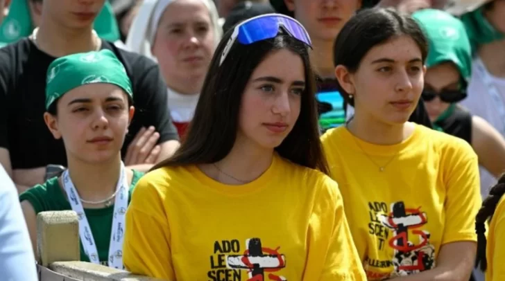 El cardenal Parolin, uno de los posibles sucesores de Francisco, pidió “acoger su legado” en una emotiva misa de luto