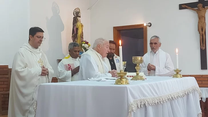 Los curas de Zona Norte de Santa Cruz rezaron por Francisco y pidieron que su legado continúe Los curas de Zona Norte de Santa Cruz rezaron por Francisco y pidieron que su legado continúe