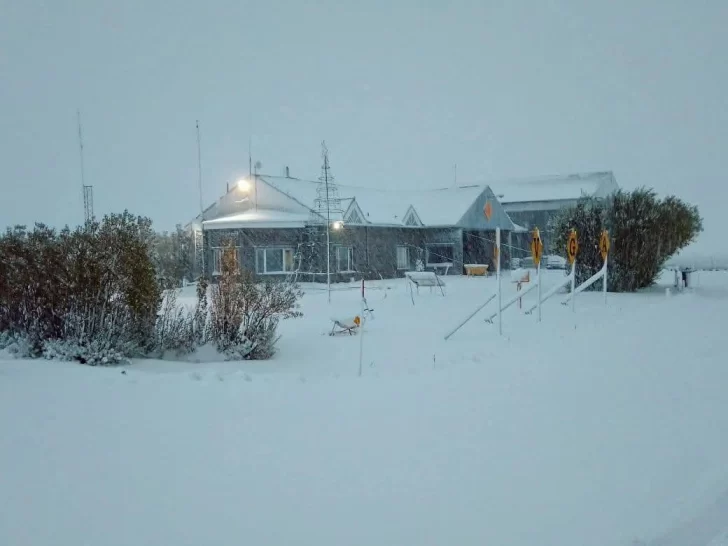 nieve-en-el-calafate-2-de-abril-de-2025-4-728x546