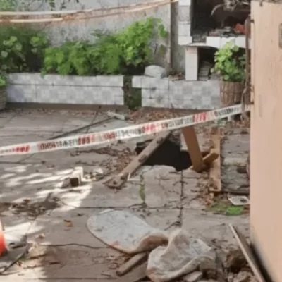 Murió al caer a un pozo ciego en su casa: su hijo había ido a buscarla para asistir al velorio de su padre Murió al caer a un pozo ciego en su casa: su hijo había ido a buscarla para asistir al velorio de su padre