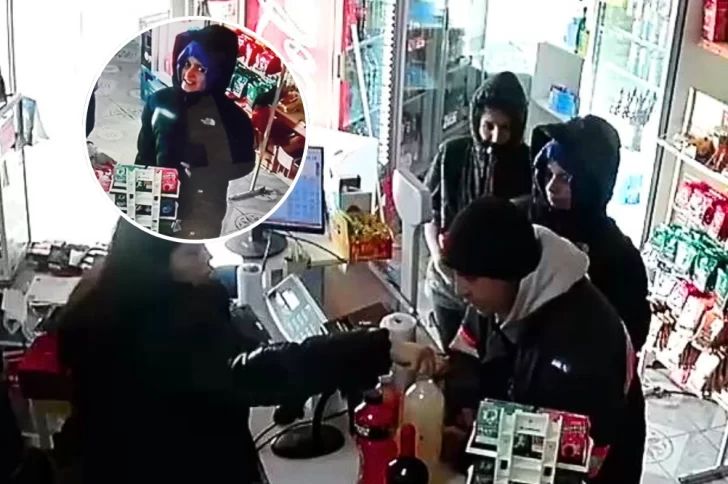 Video. Se hicieron pasar por clientes y robaron alcohol de un autoservicio: quedaron escrachados por las cámaras de seguridad