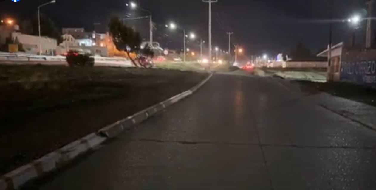 Inseguridad en Caleta Olivia: denunciaron violento robo de adolescentes a un joven, lo agarraron del cuello y le robaron el celular