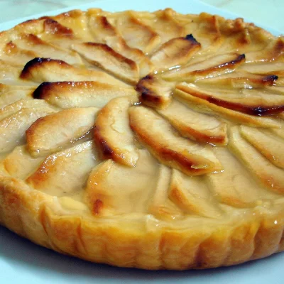 Tarta de manzana, la receta tradicional y bien dulce que se hace en pocos minutos