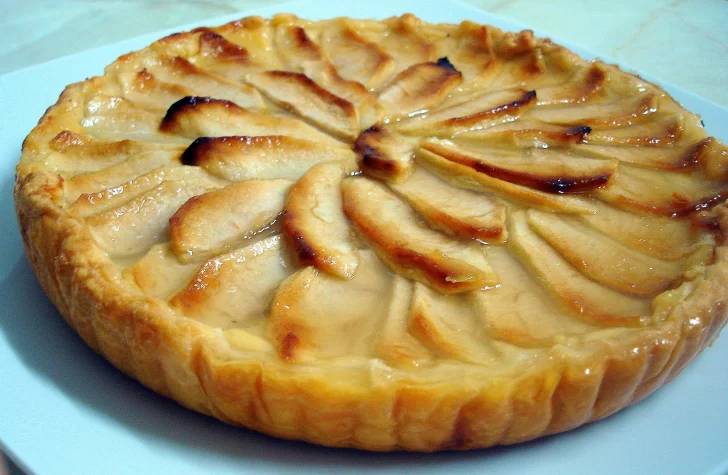 Tarta de manzana, la receta tradicional y bien dulce que se hace en pocos minutos