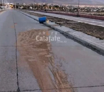 Tragedia en El Calafate: un hombre murió tras caer de la caja de una camioneta