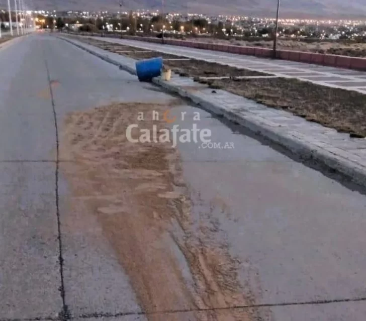 Tragedia en El Calafate: un hombre murió tras caer de la caja de una camioneta