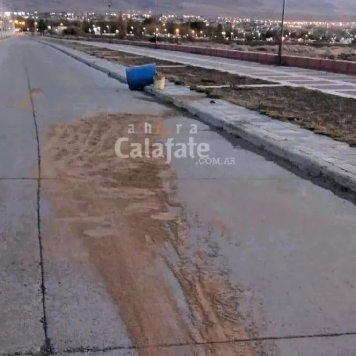 Tragedia en El Calafate: un hombre murió tras caer de la caja de una camioneta