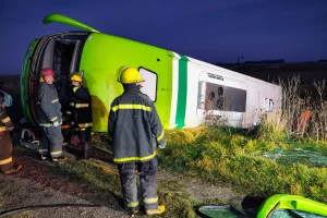 Imputaron al chofer del colectivo que partió de Caleta Olivia volcó en La Madrid: homicidio culposo agravado por las 6 muertes y 25 lesionados